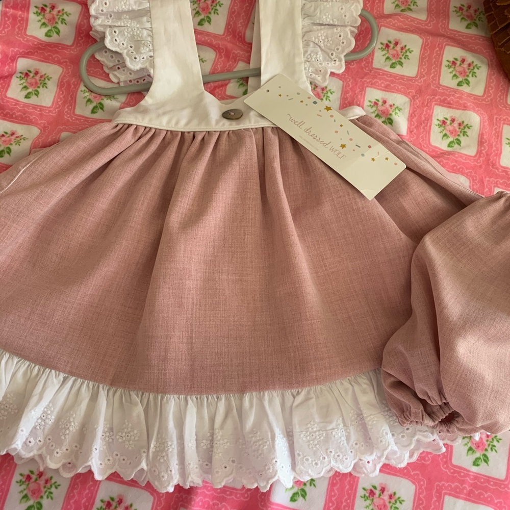 Well dressed Wolf Pink ah
